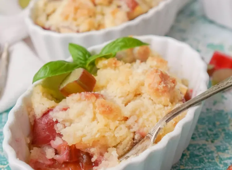 nutritionniste vesoul Crumble de rhubarbe